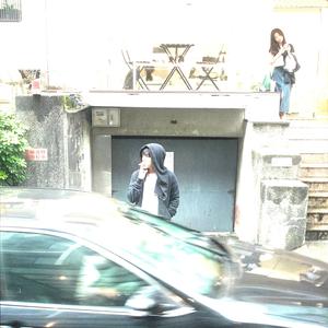 美女黑丝裸腿搞鸡巴
